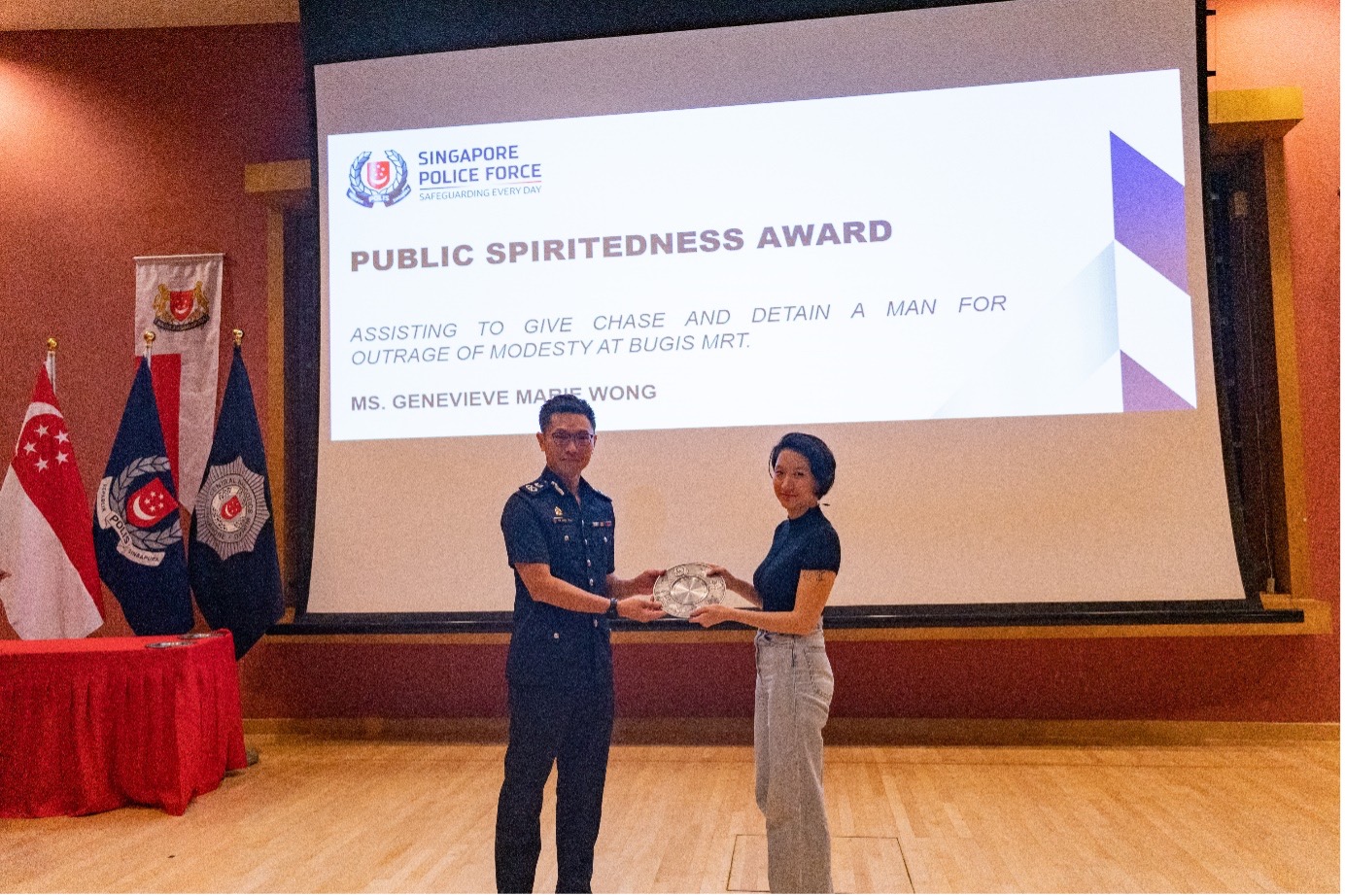 20220818_eleven_members_of_the_public_presented_with_public_spiritedness_award4